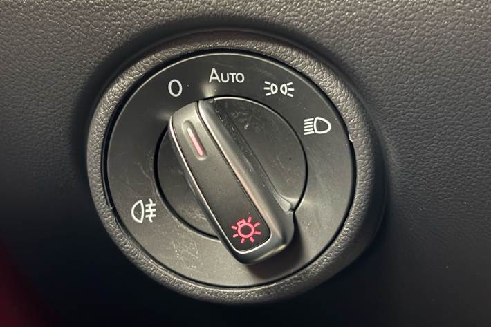 Rød VW e-up fra 2021