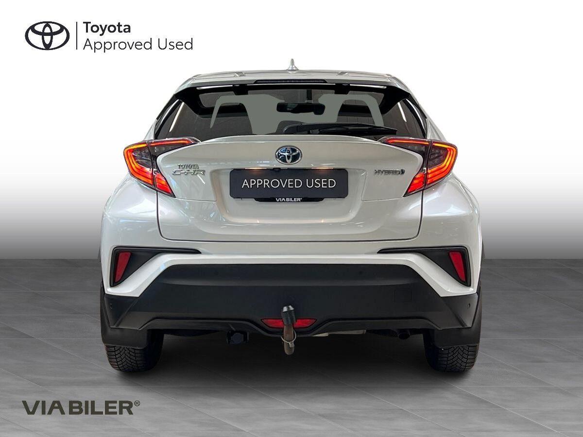 Hvid Toyota C-HR fra 2019