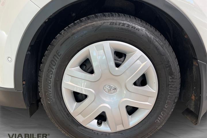 Hvid Toyota C-HR fra 2019