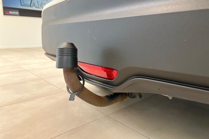 Hvid Toyota C-HR fra 2019