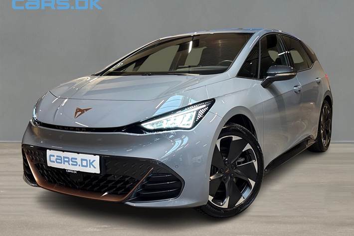 Grå Cupra Born fra 2024 set udefra