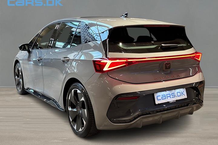 Grå Cupra Born fra 2024