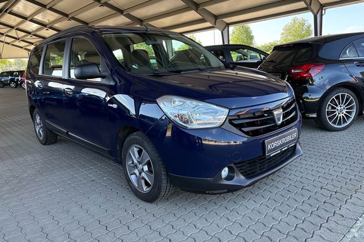 Blå Dacia Lodgy fra 2016