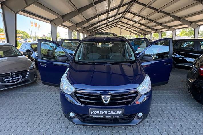 Blå Dacia Lodgy fra 2016
