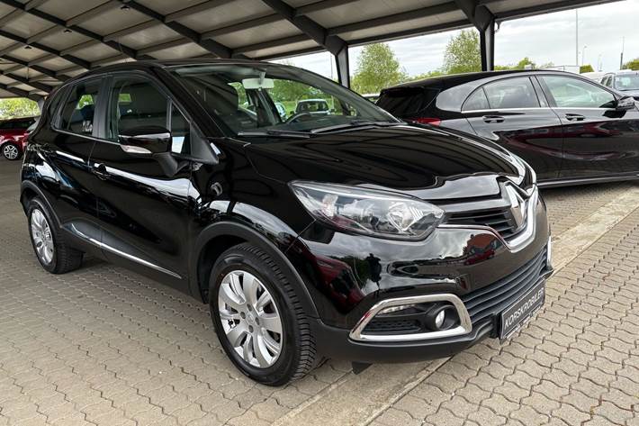 Sort Renault Captur fra 2014 set udefra