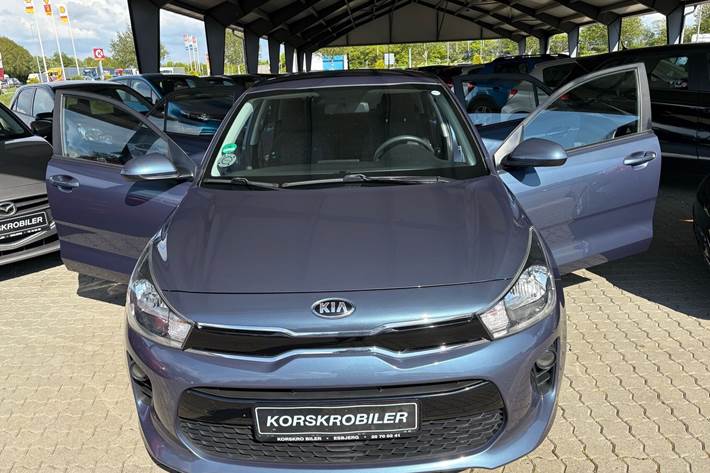 Blå Kia Rio fra 2018