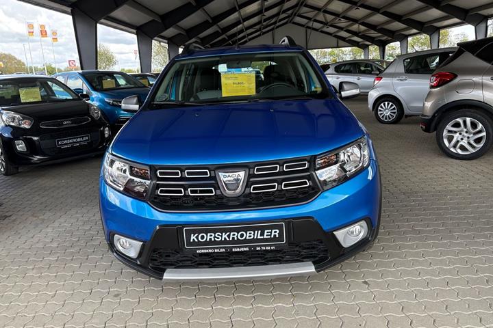 Blå Dacia Sandero fra 2018