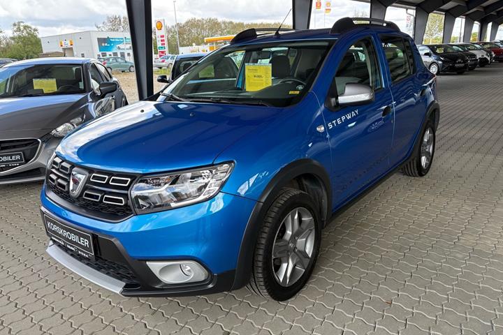 Blå Dacia Sandero fra 2018