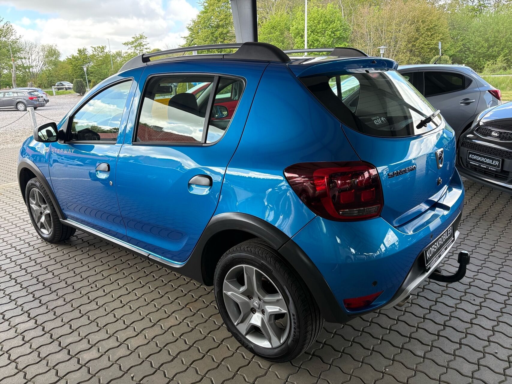Blå Dacia Sandero fra 2018