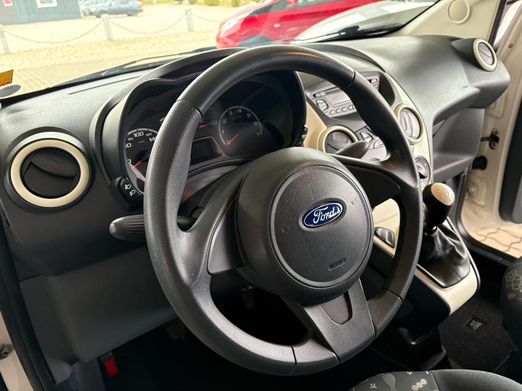 Hvid Ford Ka fra 2013