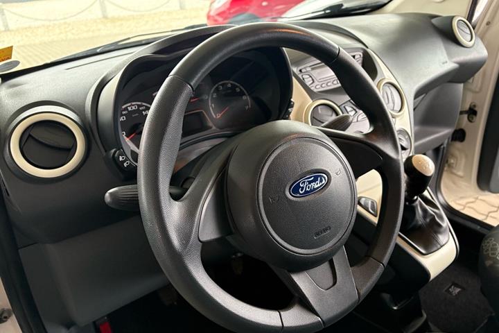 Hvid Ford Ka fra 2013
