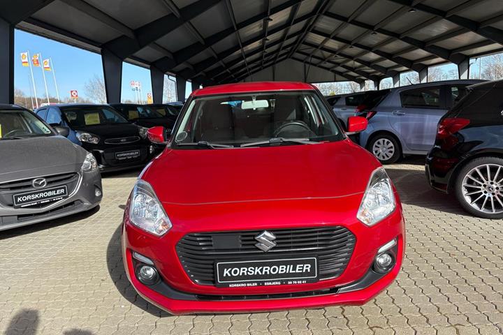 Rød Suzuki Swift fra 2018