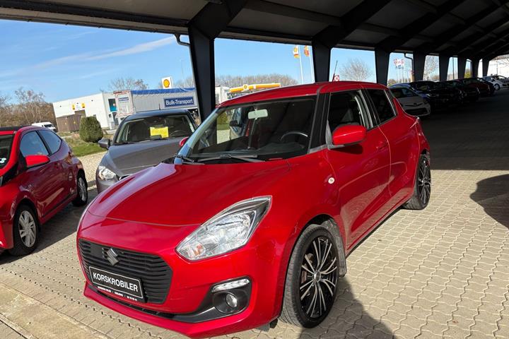 Rød Suzuki Swift fra 2018