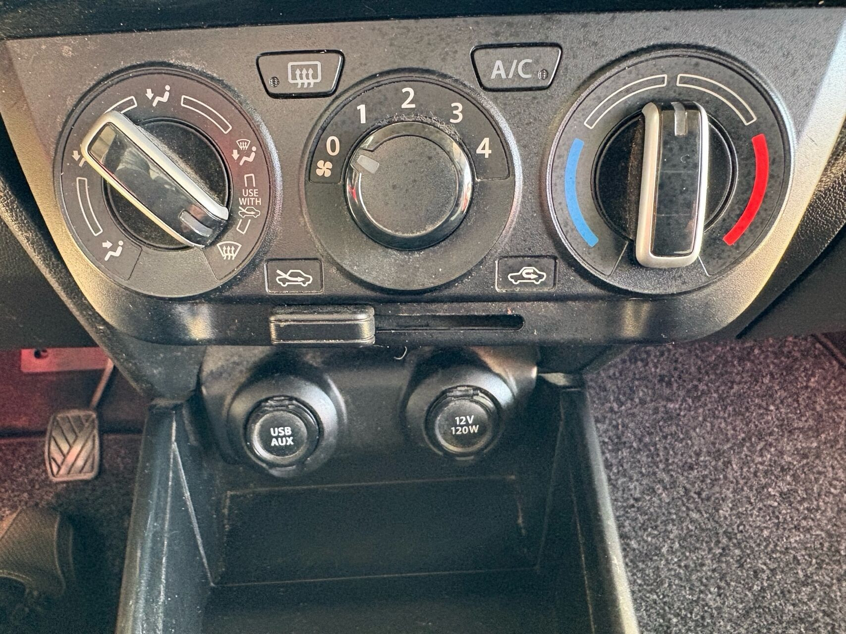 Rød Suzuki Swift fra 2018