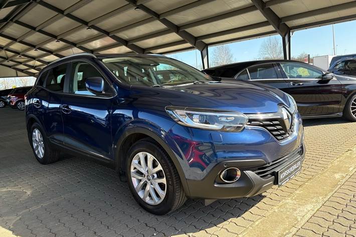 Blå Renault Kadjar fra 2016 set udefra