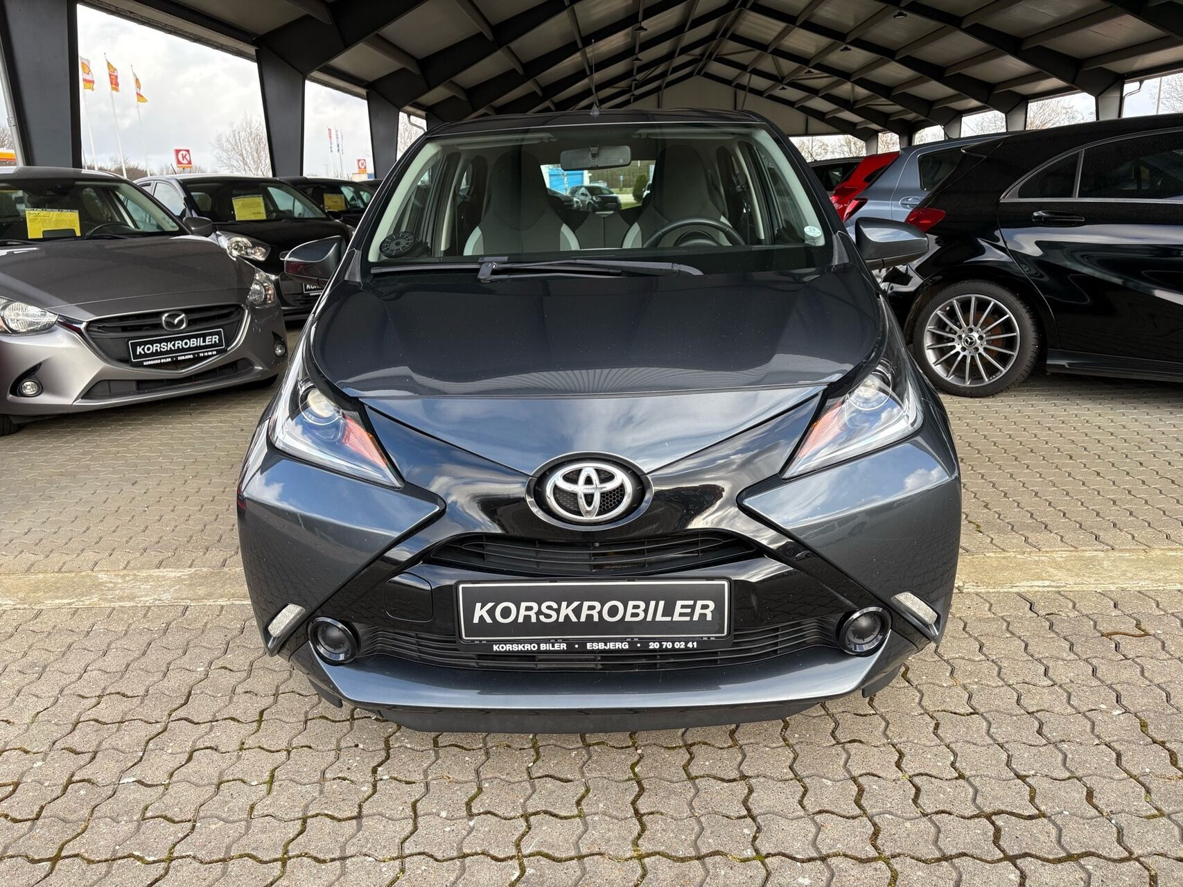 Grå Toyota Aygo fra 2015