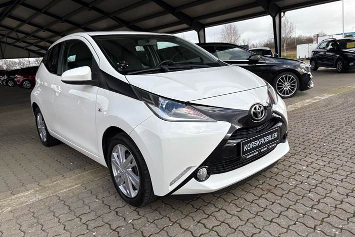 Hvid Toyota Aygo fra 2014