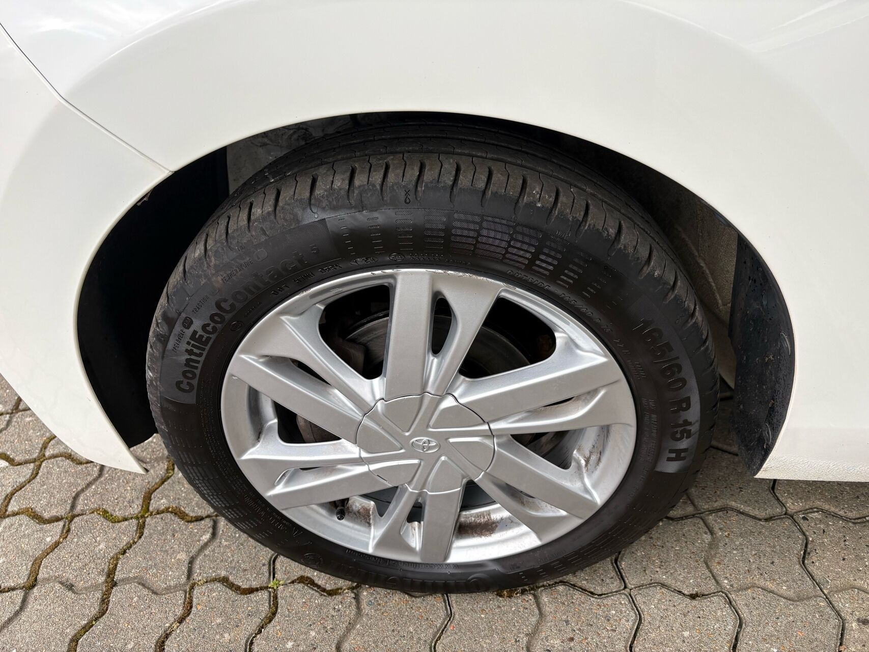 Hvid Toyota Aygo fra 2014