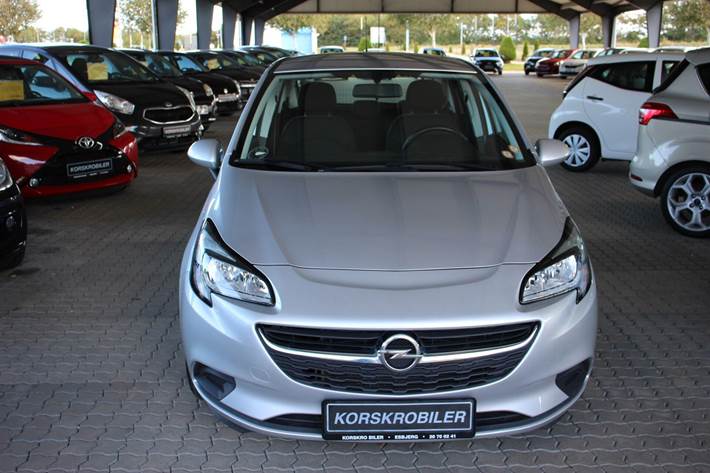 Sølv Opel Corsa fra 2016