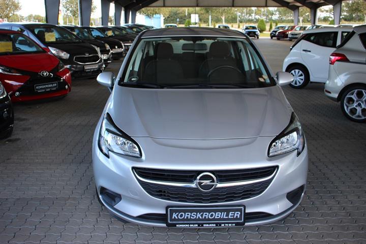 Sølv Opel Corsa fra 2016