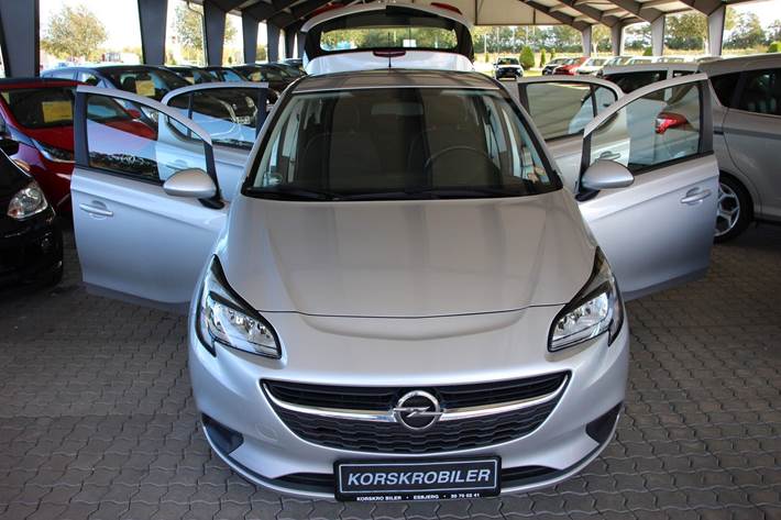 Sølv Opel Corsa fra 2016