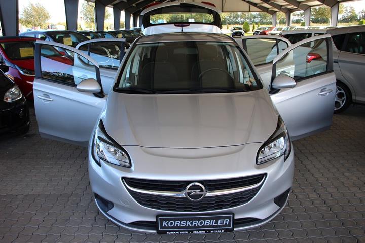 Sølv Opel Corsa fra 2016