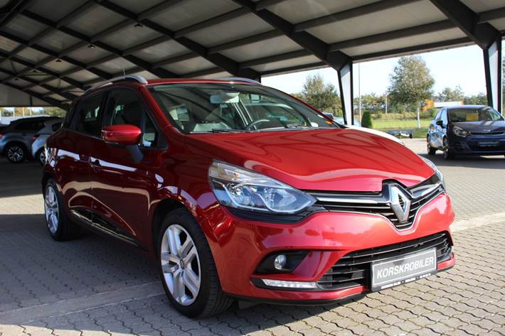 Rød Renault Clio fra 2019