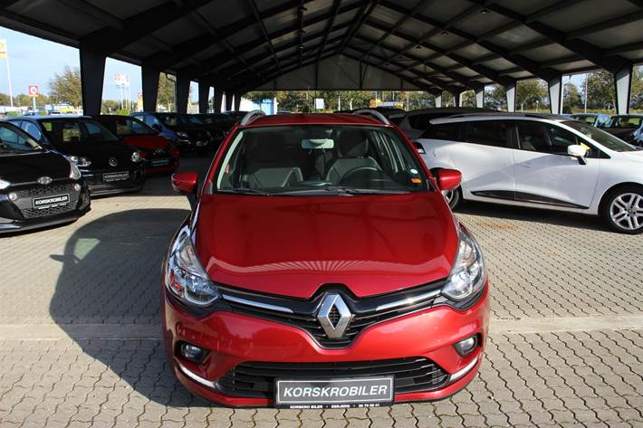 Rød Renault Clio fra 2019