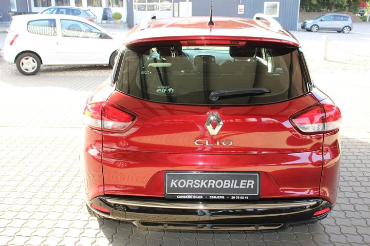 Rød Renault Clio fra 2019