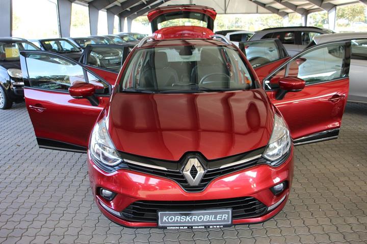 Rød Renault Clio fra 2019