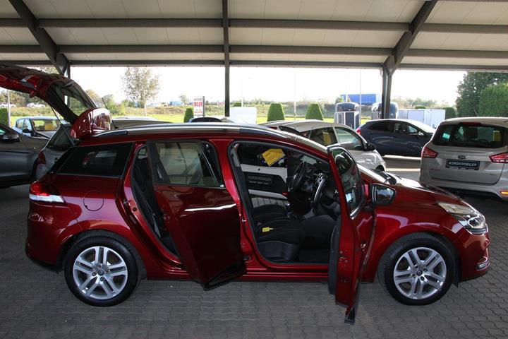 Rød Renault Clio fra 2019