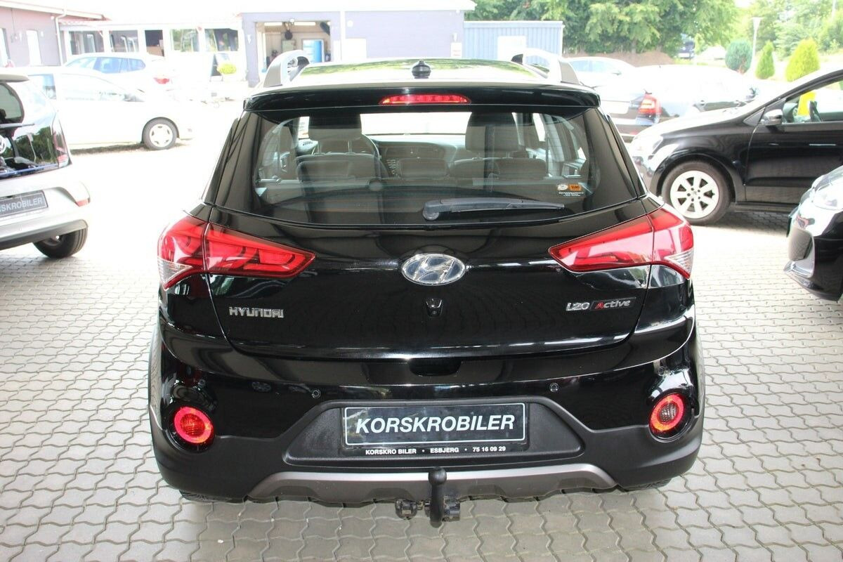 Sort Hyundai i20 fra 2017