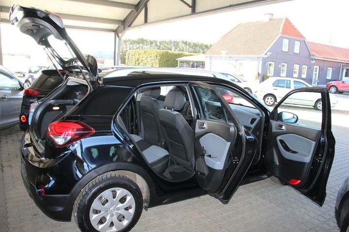 Sort Hyundai i20 fra 2016