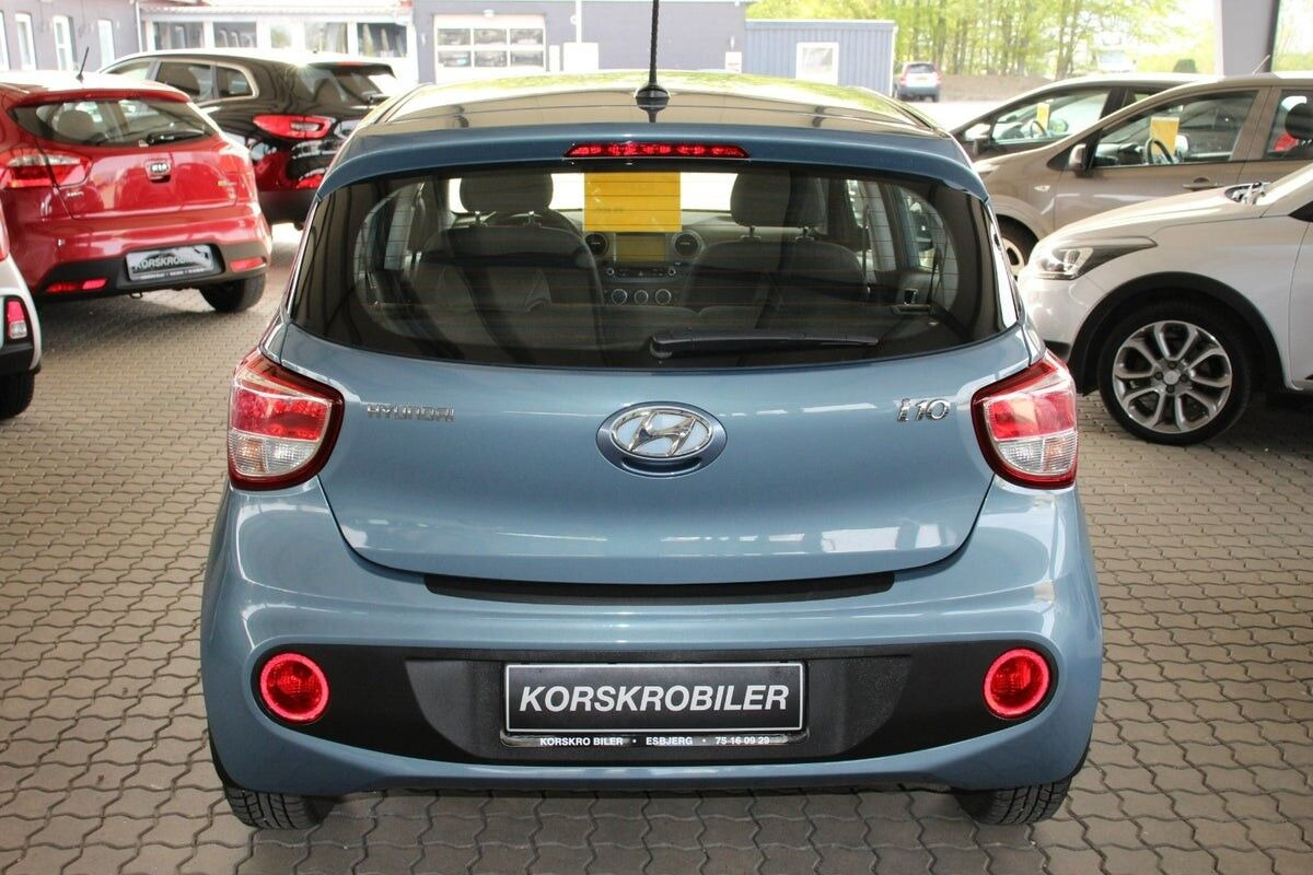 Blå Hyundai i10 fra 2019
