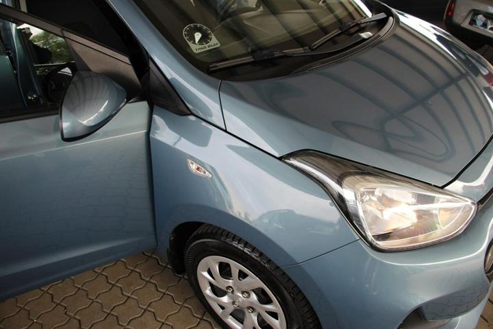 Blå Hyundai i10 fra 2019