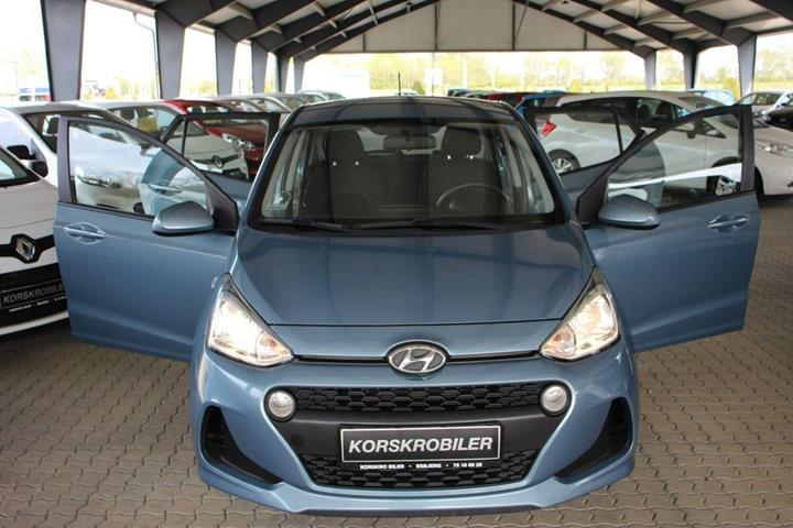Blå Hyundai i10 fra 2019
