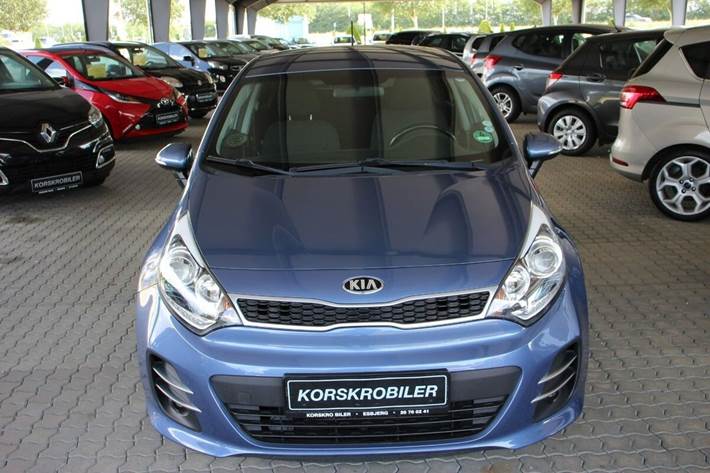 Blå Kia Rio fra 2016