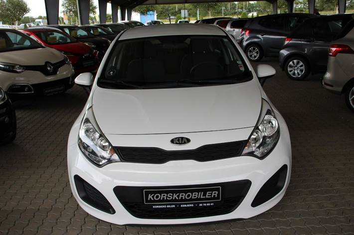 Hvid Kia Rio fra 2014