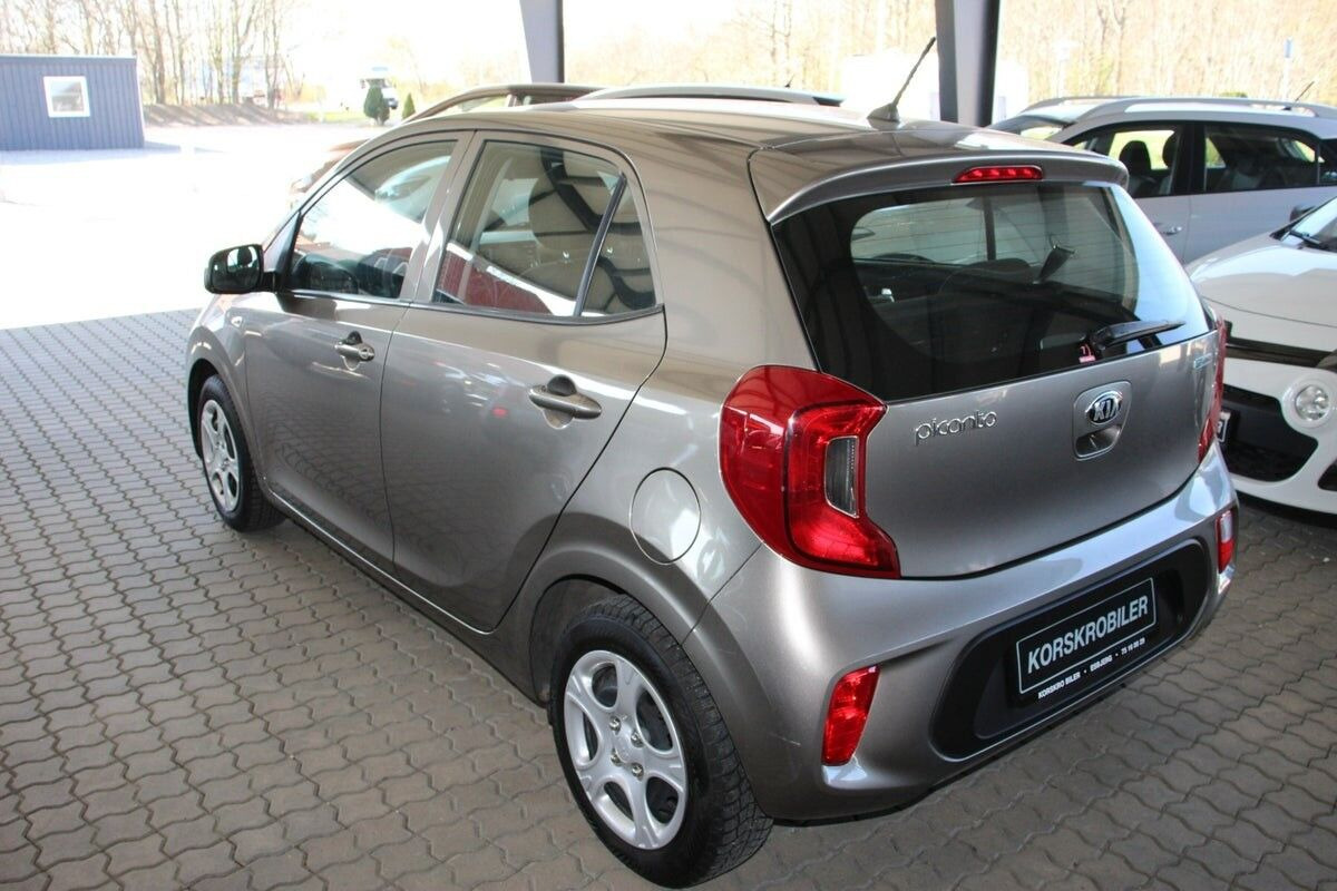 Grå Kia Picanto fra 2018