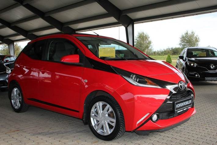 Rød Toyota Aygo fra 2015
