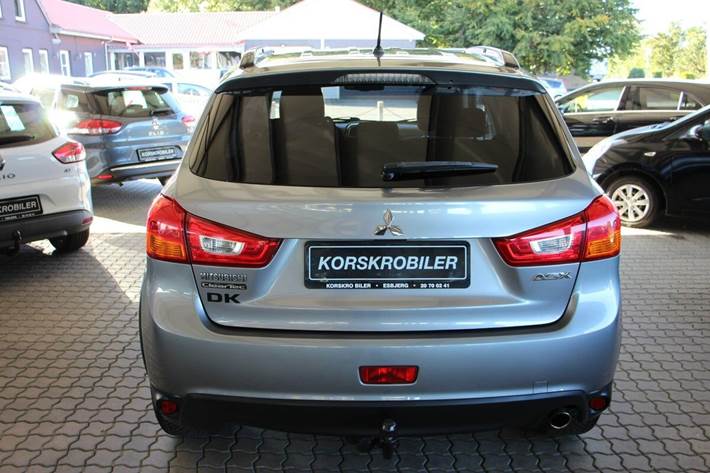 Grå Mitsubishi ASX fra 2015