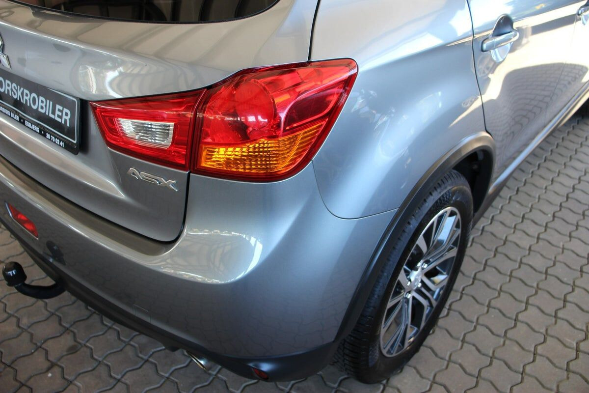 Grå Mitsubishi ASX fra 2015