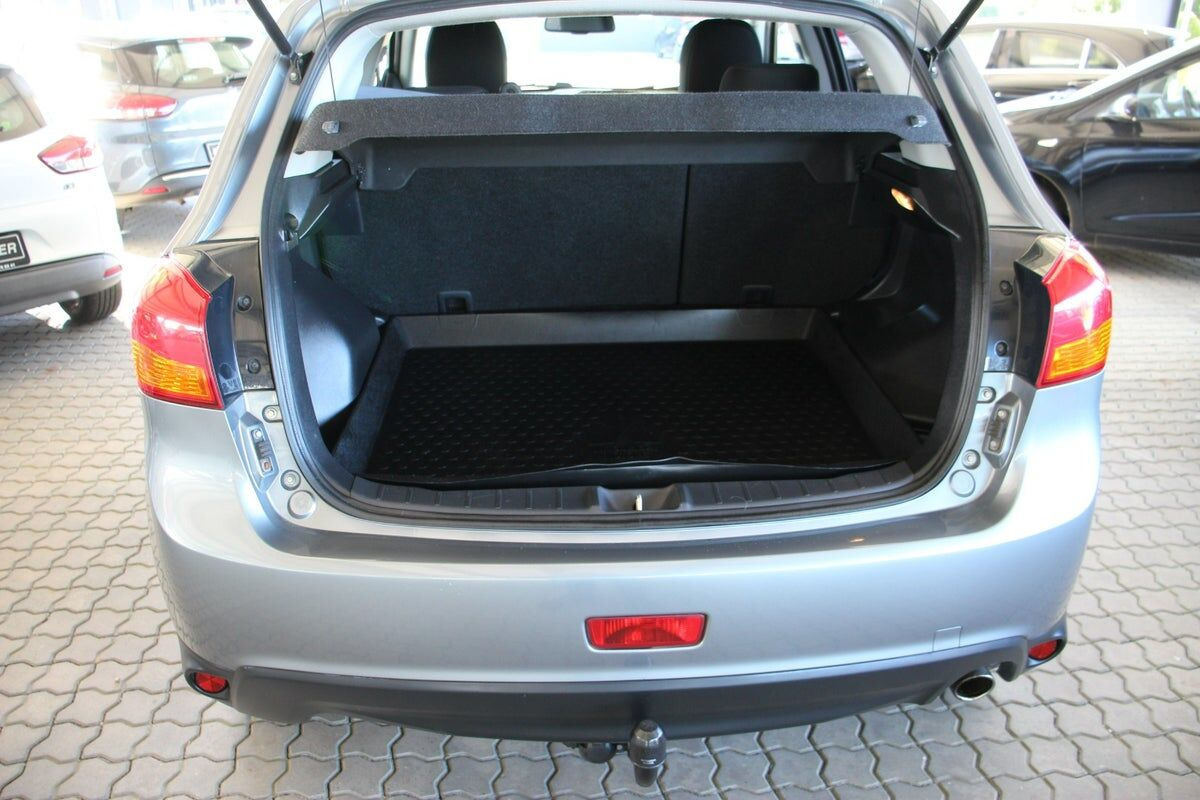 Grå Mitsubishi ASX fra 2015
