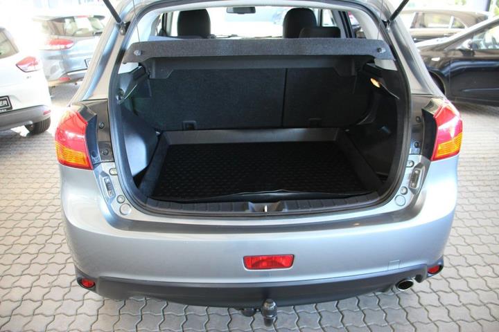 Grå Mitsubishi ASX fra 2015