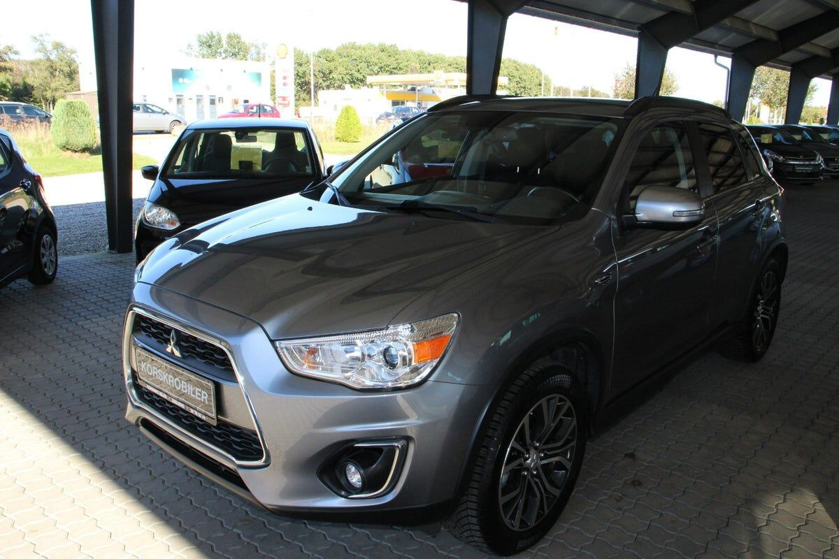 Grå Mitsubishi ASX fra 2015
