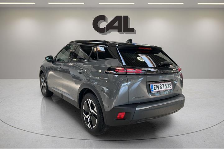 Grå Peugeot e-2008 fra 2025