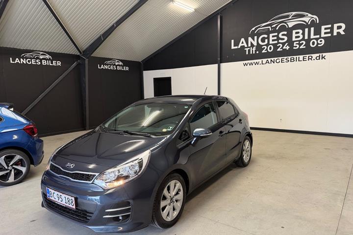 Grå Kia Rio fra 2016
