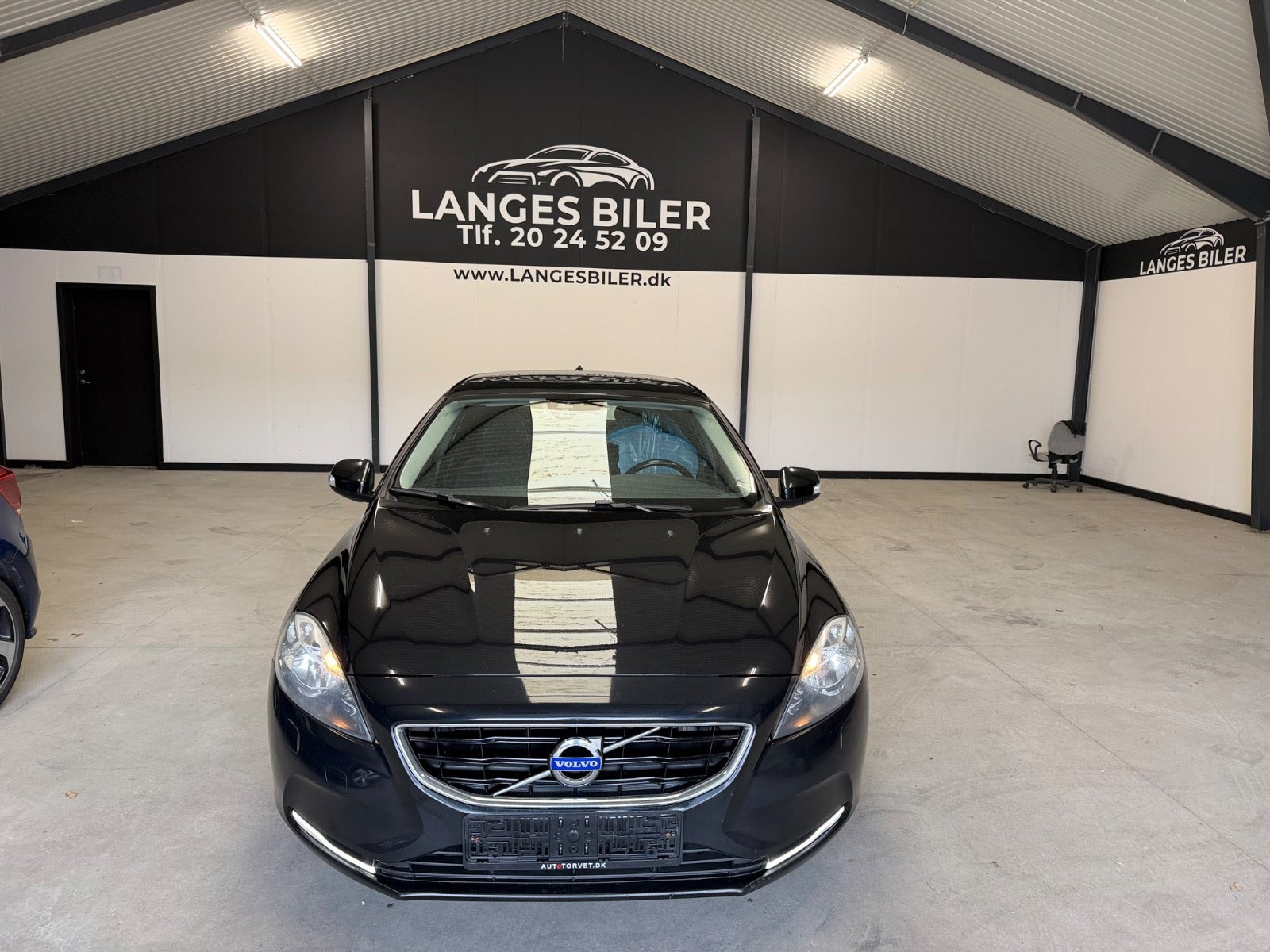 Sort Volvo V40 fra 2015