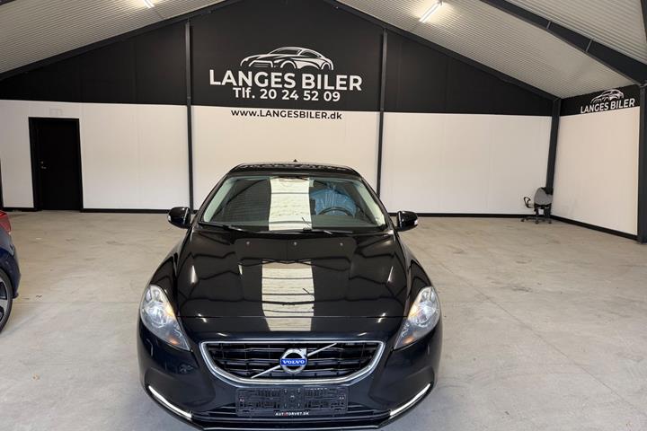 Sort Volvo V40 fra 2015