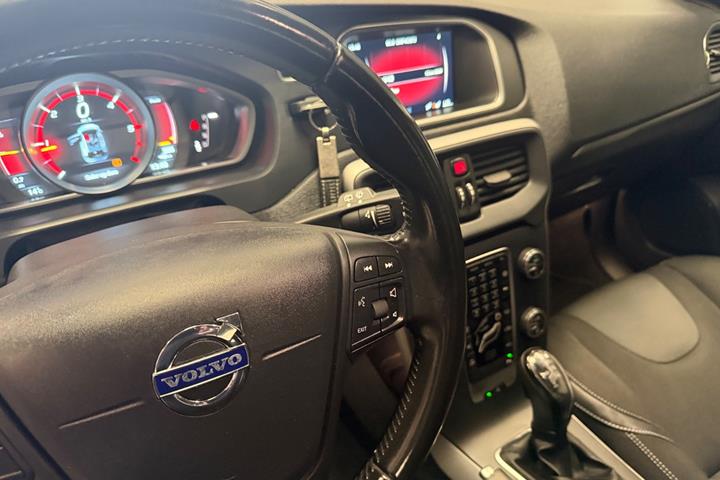 Sort Volvo V40 fra 2015